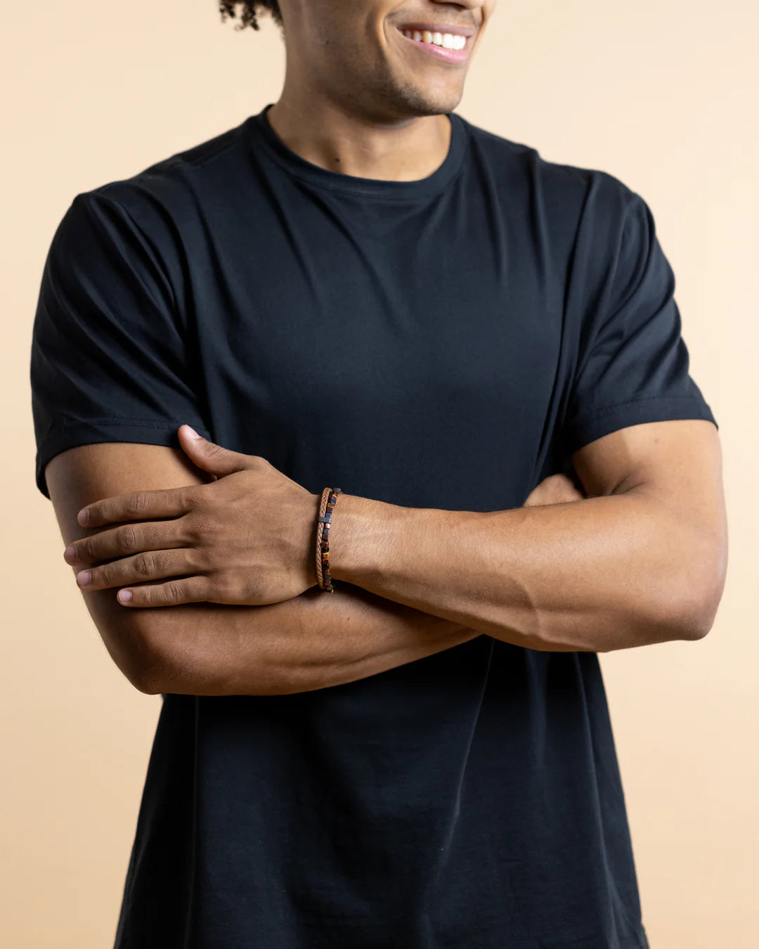 GEMINi DUBBELEN ARMBAND MET NAPA LEDER EN 3 SOORTEN TIJGEROOG