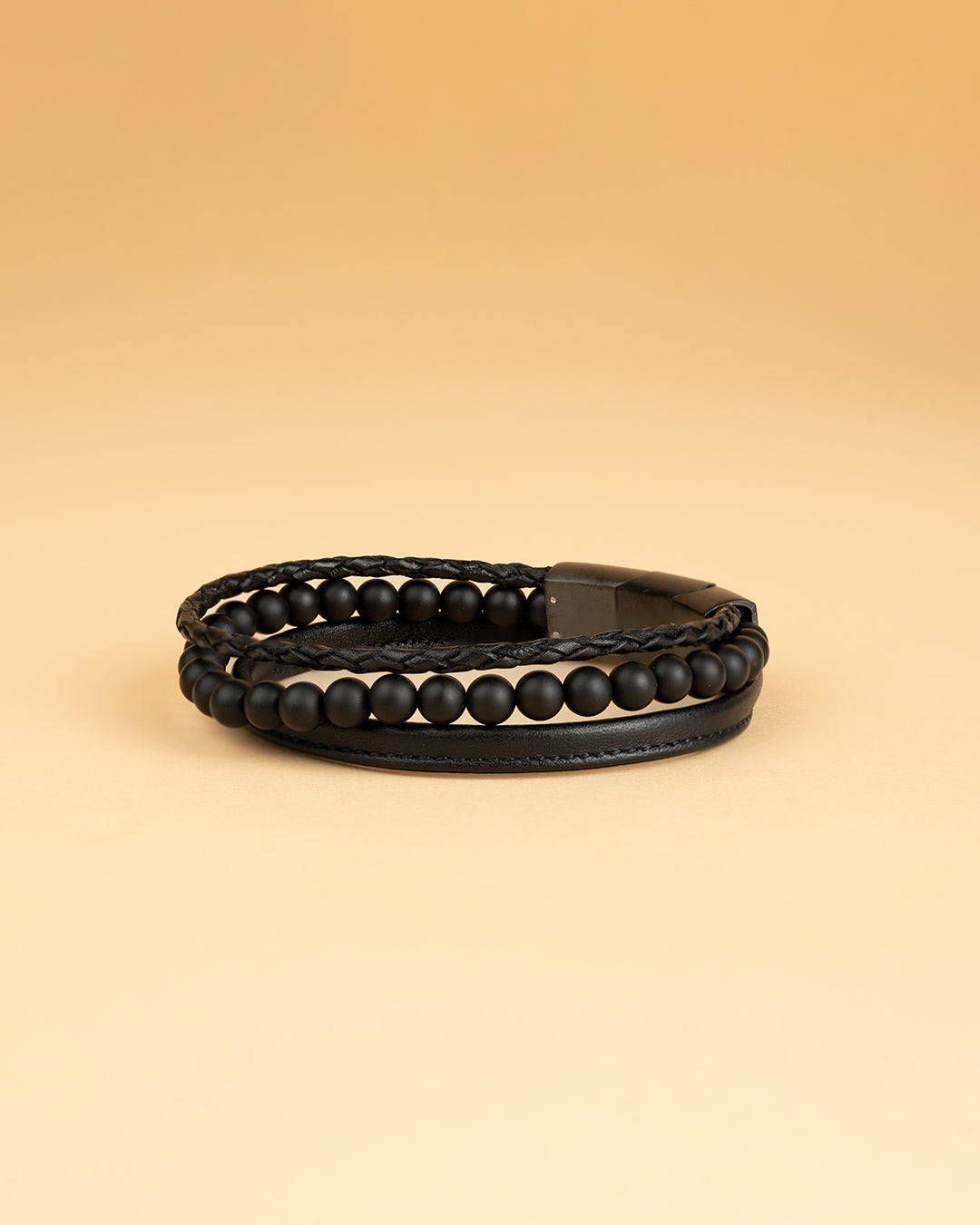 GEMENI TRIPLE BLACK ARMBAND NAPPA LEDER MET AGAAT STEEN