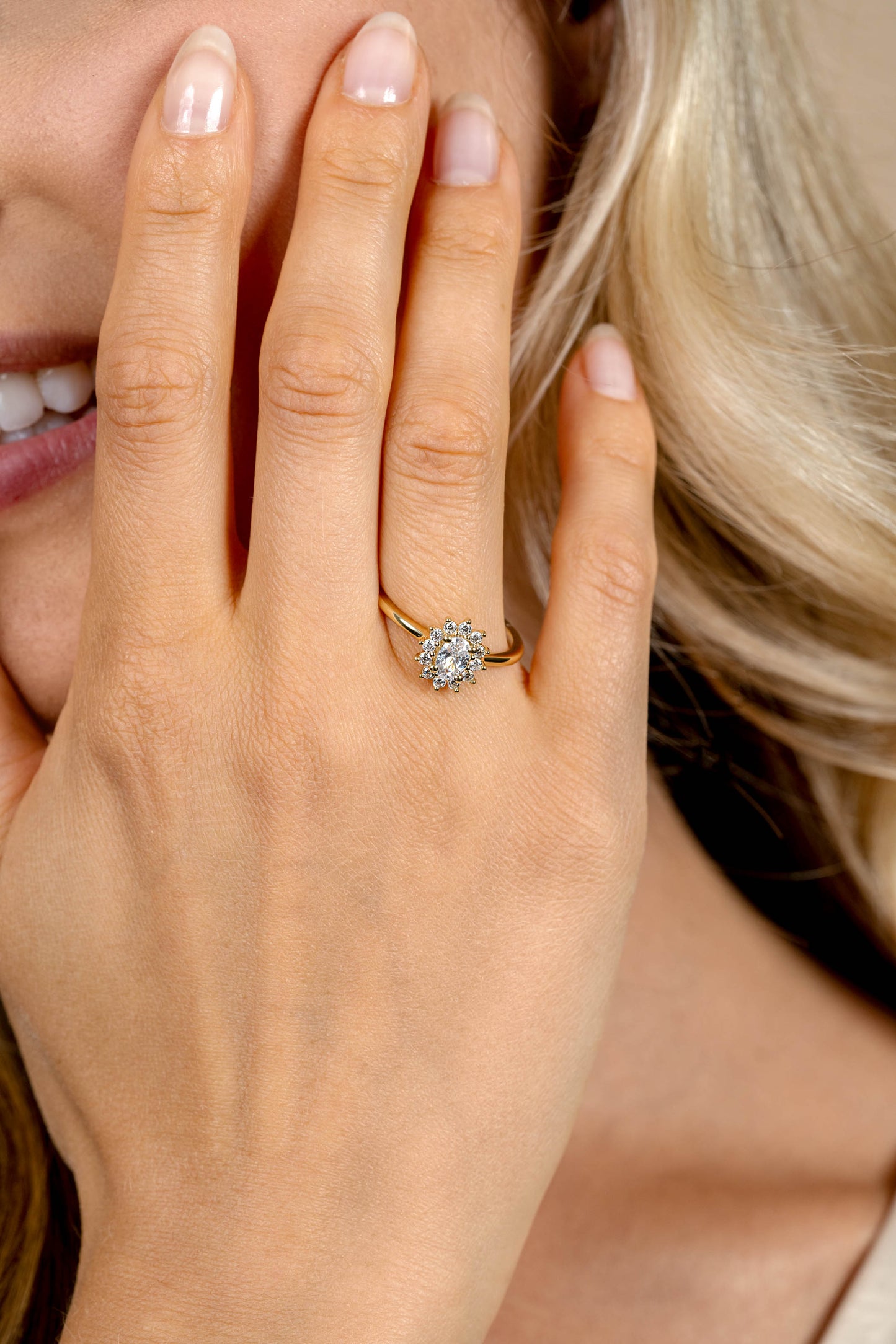 ZINZI ZILVEREN VERGULDEN VERLOVINGSRING MET OVALE ZIRCONIA 11MM ZIR2699Y
