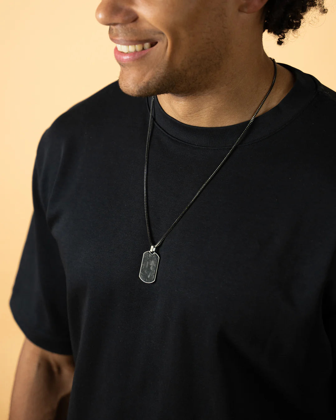 GEMENI ZWARTE KETTING MET CARBON HANGER