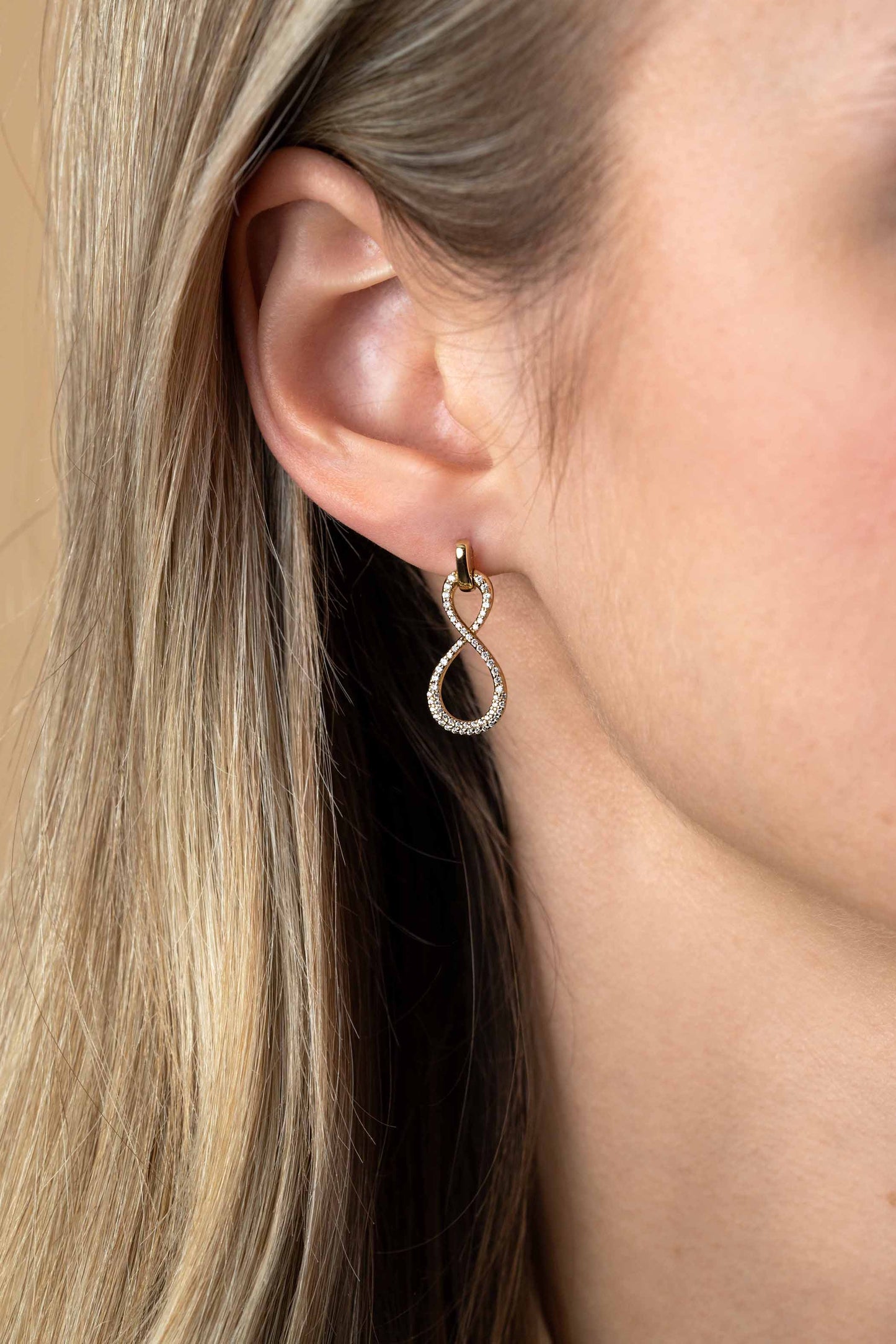 ZINZI OORSTEKERS GOUD VERGULD INFINITY PAVE ZIRCONIA’S ZIO2570Y