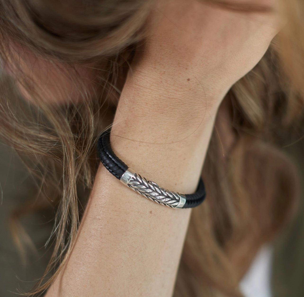 SILK Armband Leer Zwart 158BLK 19CM