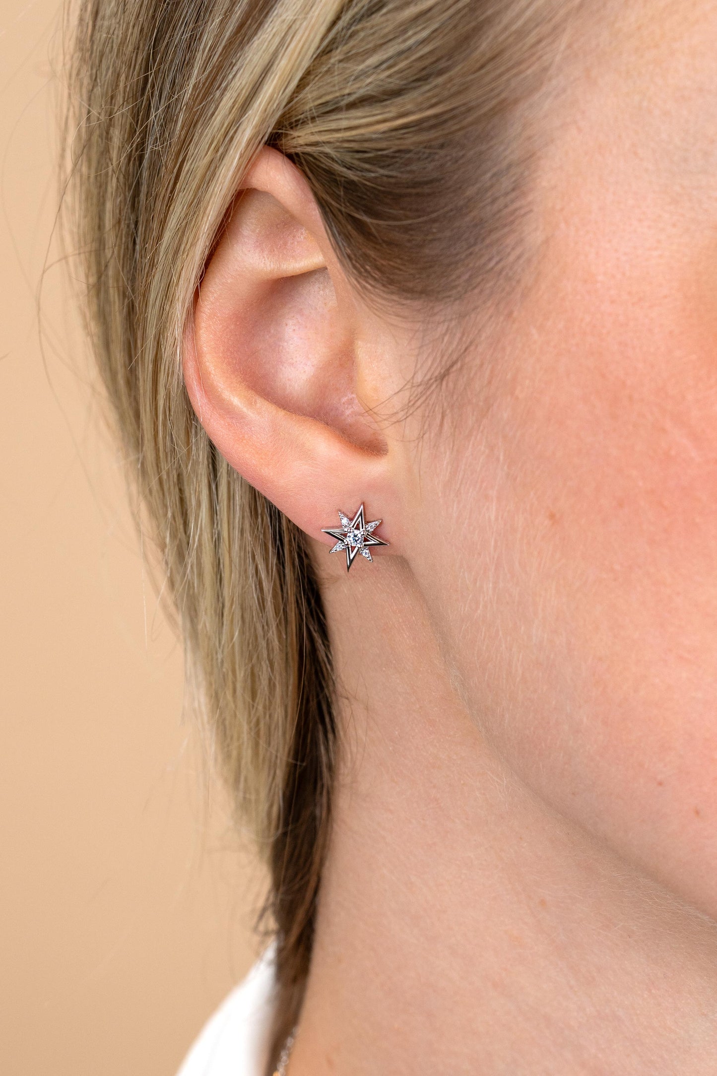 ZINZI oorknopjes fantasie ster met zirconia's