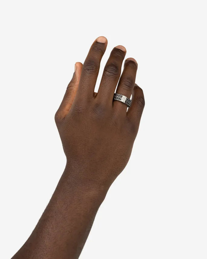 BUDDHA TO BUDDHA JULIUS RING BLACK RHODIUM SILVER