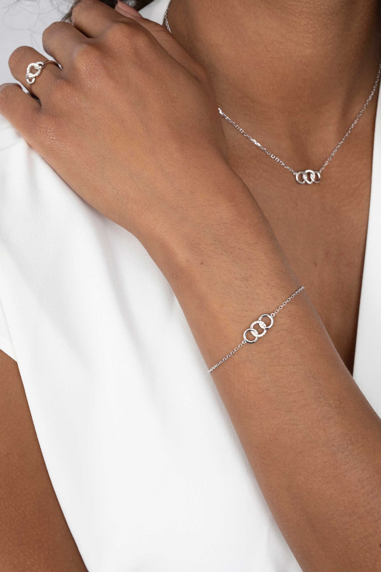 ZINZI COLLIER ZILVER 3 RONDJES ZIRCONIA 45CM