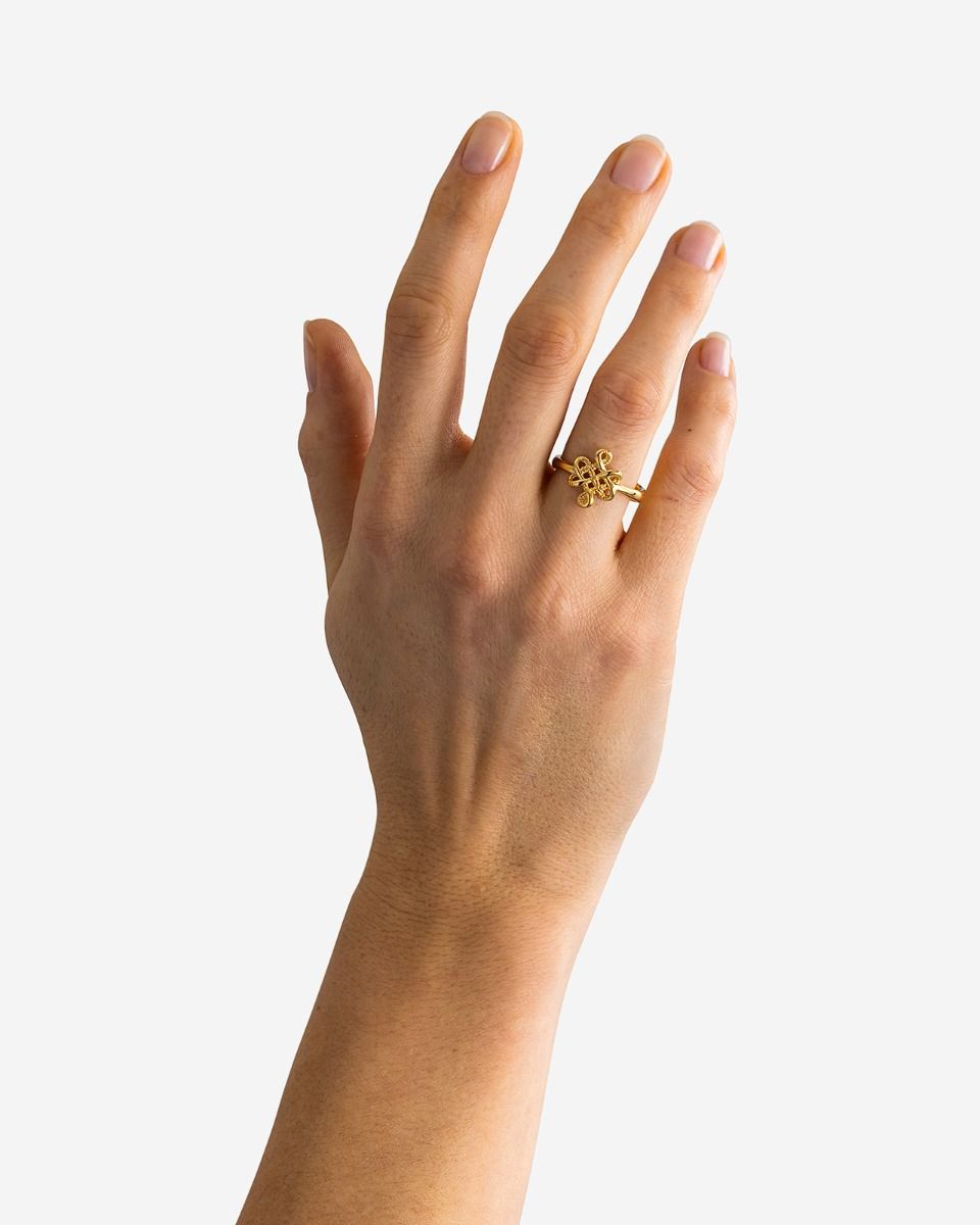 BUDDHA TO BUDDHA RING ENDLESS KNOT VERGULD