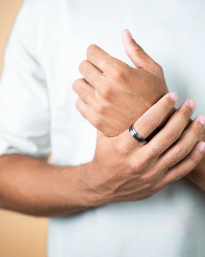 GEMENI TENDO ZILVEREN TWEEKLEURIGE TITANIUM RING