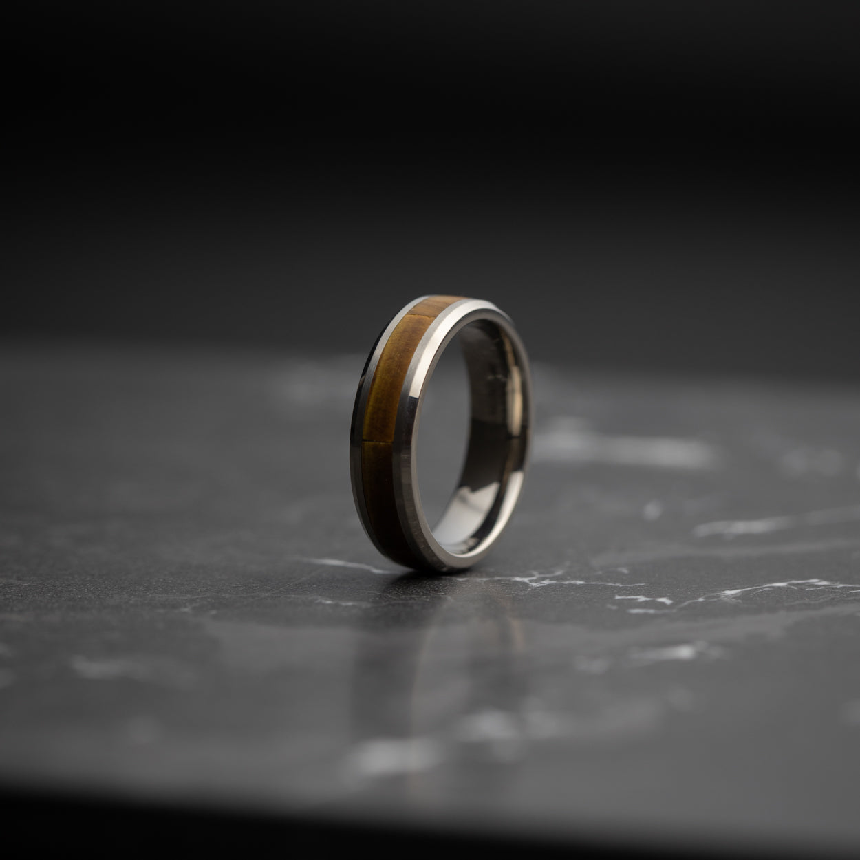 GEMINI Rota 6mm Silver Titanium ring with Tiger Eye stone