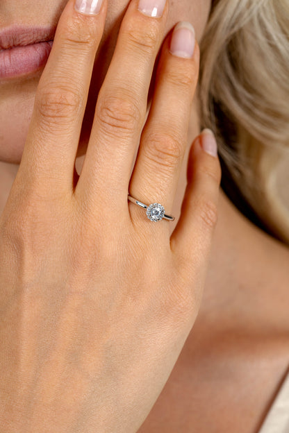 ZINZI zilveren entourage ring bezet met witte zirkonia's