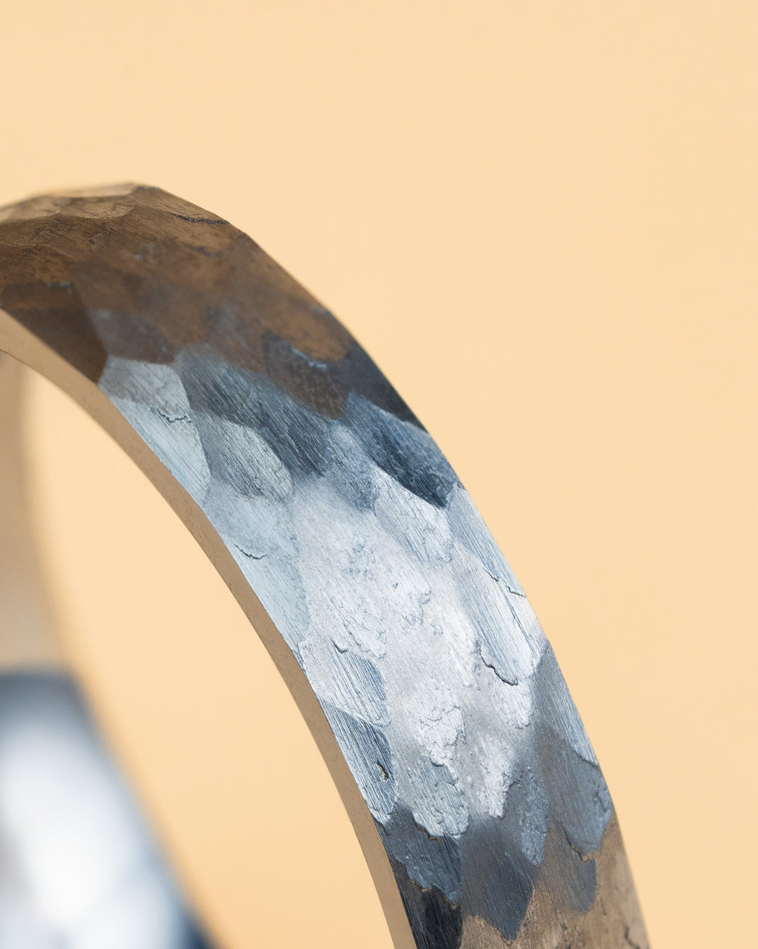 GEMINI Pulso 5mm Titanium ring with faceted grey finish