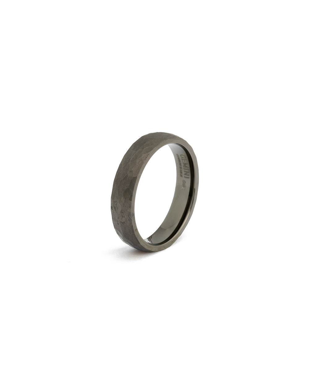 GEMINI Pulso 5mm Titanium ring with faceted black finish